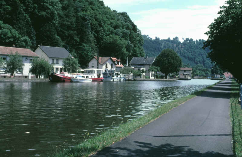 Radweg am Canal de la Marne au Rhin